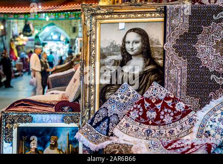 Shop mit Gemälden und Teppichen in Vakil-Basar, Hauptbasar Shiraz Shiraz Stadt, Hauptstadt der Provinz Fars im Iran Stockfoto