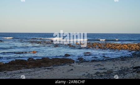 Die spektakulären roten Felsenbuchten in tasmanien, australien. Stockfoto