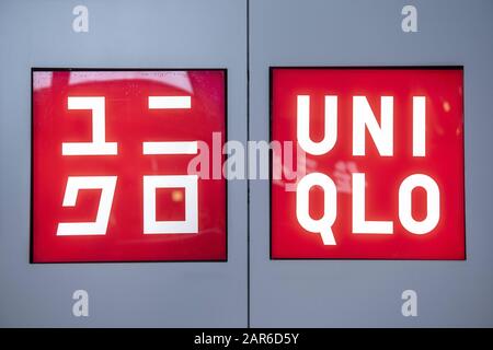 23. Januar 2020, Hongkong, China: Japanische Bekleidungsmarke Uniqlo Logo in Hongkong. (Bild: © Budrul Chukrut/SOPA Bilder über ZUMA Wire) Stockfoto