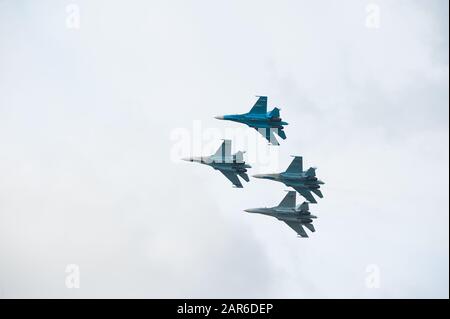 Fluggruppe Falcons of Russia auf Su-27 Stockfoto