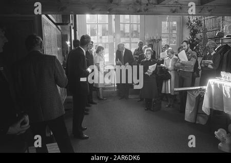 Makkumer Kachelhaus Amsterdam, siehe auch 284446 t/m 48 Datum: 3. März 1976 Standort: Amsterdam, Makkum Stockfoto