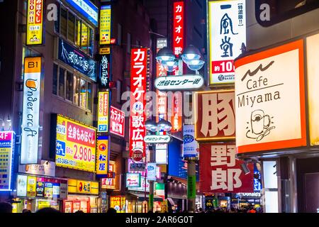 Nachtsicht auf Shibuya in Tokio Japan Stockfoto