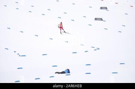 Oberstdorf, Deutschland. Januar 2020. Nordische Ski/Kombination: Weltcup. Der Norweger Jarl Magnus Riiber fährt auf der Strecke. Kredit: Karl-Josef Hildenbrand / dpa / Alamy Live News Stockfoto