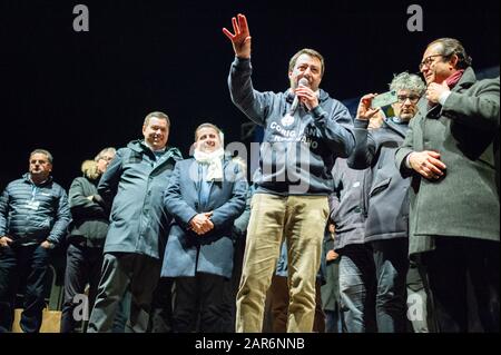 Corigliano Rossano - Matteo Salvini in Kalabrien zur Unterstützung der Kandidaten der Liga für die Regionals in Kalabrien 2020 in Corigliano Rossano, der drittgrößten Stadt Kalabriens. 17/01/2020, Corigliano Rossano, Italien Stockfoto