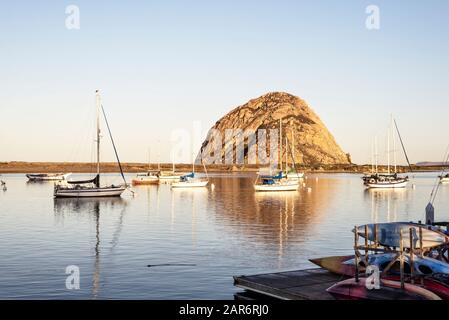 Morro Bay und Morro Rock. Morro Bay, Kalifornien, USA. Stockfoto