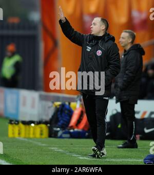 Canons Park, Großbritannien. Februar 2018. Christopher Hamilton von Barnsley Frauen während des Vierten Runden Matches des WomenÕs FA Cup zwischen Tottenham Hotspur Frauen und Barnsley Frauen im Hive Stadium in London, Großbritannien - 26. Januar 2020 Credit: Action Foto Sport/Alamy Live News Stockfoto