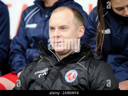 Canons Park, Großbritannien. Februar 2018. Christopher Hamilton von Barnsley Frauen während des Vierten Runden Matches des WomenÕs FA Cup zwischen Tottenham Hotspur Frauen und Barnsley Frauen im Hive Stadium in London, Großbritannien - 26. Januar 2020 Credit: Action Foto Sport/Alamy Live News Stockfoto