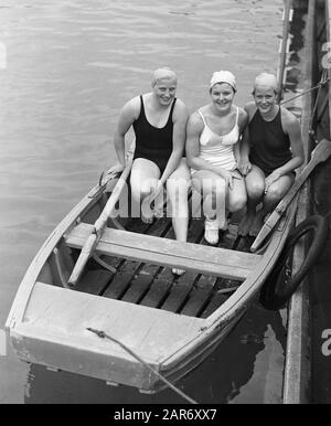 Schwimmweltmeisterschaften in s Gravenhage Nel van Vliet, Janny de Groot, Tony Hom; Stockfoto