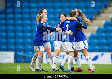 Chesterfield, Großbritannien. Januar 2020. FA Cup Fourth Round der Damen: Birmingham City schlug Sheffield United 3 - 0. Harriet Scott feiert ihr zweites Tor. Kredit: Peter Lopeman/Alamy Live News Stockfoto