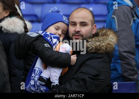 Birkenhead, Großbritannien. Januar 2020. Tranmere Fans vor dem Spiel der vierten Runde des FA Cup zwischen Tranmere Rovers und Manchester United im Prenton Park am 26. Januar 2020 in Birkenhead, England. (Foto von Richard Ault/phcimages.com) Credit: PHC Images/Alamy Live News Stockfoto