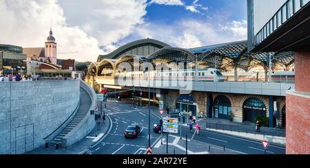 Köln, 15.09.2019: Bahn am Kölner Hauptbahnhof Stockfoto