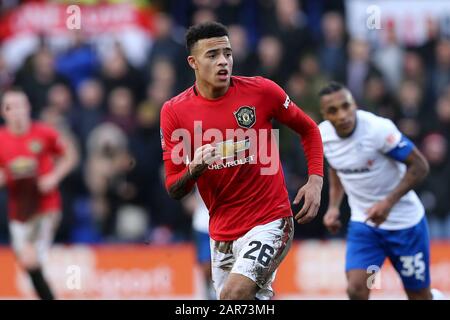 Birkenhead, Großbritannien. Januar 2020. Mason Greenwood von Manchester United blickt auf. Der Emirates FA Cup, 4. Runde Match, Tranmere Rovers gegen Manchester Udd im Prenton Park, Birkenhead, Wirral am Sonntag, 26. Januar 2020. Dieses Bild darf nur für redaktionelle Zwecke verwendet werden. Nur redaktionelle Nutzung, Lizenz für kommerzielle Nutzung erforderlich. Keine Verwendung bei Wetten, Spielen oder einer einzelnen Club-/Liga-/Spielerpublikationen.pic von Chris Stading/Andrew Orchard Sportfotografie/Alamy Live News Credit: Andrew Orchard Sportfotografie/Alamy Live News Stockfoto