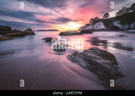 Amazing Cathedral Cove, Coromandel, Neuseeland Stockfoto