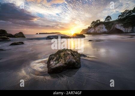 Amazing Cathedral Cove, Coromandel, Neuseeland Stockfoto