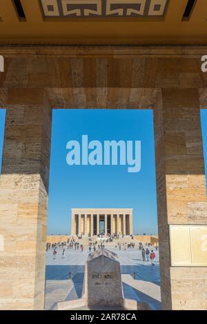 22. Januar 2020 ANKARA, Anİtkabir (wörtlich: "Grabmal des Türkischen") ist das Mausoleum von Mustafa Kemal Atatürk, dem Führer des türkischen Unabhängigkeitskrieges Stockfoto