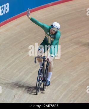 Manchester, Großbritannien. Januar 2020; National Cycling Center, Manchester, Lancashire, England; HSBC British Cycling Track Championats; Herren keirin-finale, Joseph Truman erkennt die Crowd Credit an: Action Plus Sports Images/Alamy Live News Stockfoto