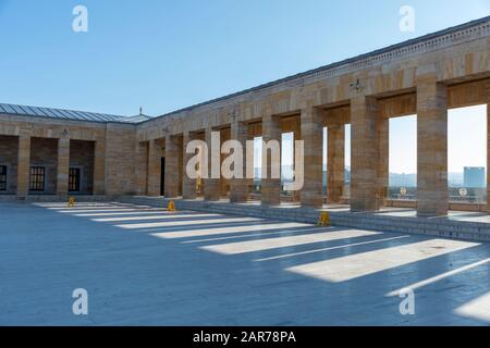 22. Januar 2020 ANKARA, Anİtkabir (wörtlich: "Grabmal des Türkischen") ist das Mausoleum von Mustafa Kemal Atatürk, dem Führer des türkischen Unabhängigkeitskrieges Stockfoto