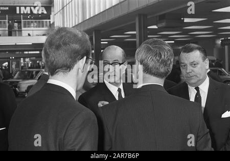 Eröffnung 58. RAI-Ausstellung von Personenkraftwagen von Minister Schut während der Tour Datum: 13. Februar 1969 Ort: Amsterdam, Noord-Holland Schlüsselwörter: Eröffnungen, Minister, Touren Stockfoto