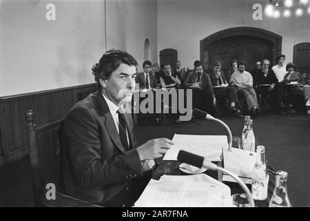 Untersuchungsausschuss des Parlaments; Premierminister Lubbers bei der Vernehmung Datum: 2. Mai 1984 Stichwörter: Politischer Personenname: Lubbers, Ruud-Institutionenname: RSV Stockfoto