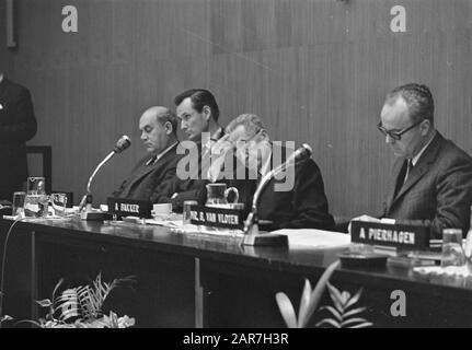 Pressekonferenz Bond van Nederlandse Margarine Fabrikanten Pressekonferenz Datum: 14. Januar 1969 Schlüsselwörter: Bond, Pressekonferenzen Stockfoto