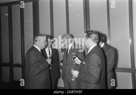 Pressekonferenz Bond van Nederlandse Margarine Hersteller NR. 14A, 15: A. Bakker Datum: 14. Januar 1969 Schlagwörter: Bond, Pressekonferenzen Personenname: Bakker A. Stockfoto