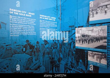 Fotos von Dawson City (Yukon) während des Goldrausches, Royal Canadian Mounted Police (RCMP) Heritage Center, Regina, Saskatchewan, Kanada Stockfoto