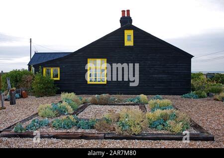 Prospect Cottage, ehemaliges Haus des Filmemachers, Malers, Gärtners, Schriftstellers und Aktivisten Derek Jarman, Dungeness, Kent, England. Stockfoto