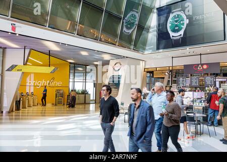 Miami Florida, Downtown, Virgin MiamiCentral, gemischtes Zugbahnhofszentrum, innen innen, innen, schwarz-schwarz-afrikanisch Stockfoto