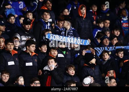 Januar 2020; Stadio San Paolo, Neapel, Kampanien, Italien; Serie-A-Fußball, Neapel gegen Juventus; Anhänger Neapel Stockfoto