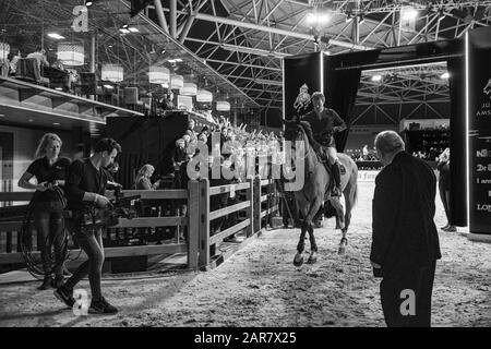 Amsterdam, Niederlande. Januar 2020. Harrie Smolders aus den Niederlanden, die Monaco auf dem Longines FEI Worldcup, präsentiert von RAI Amsterdam - Springen Amsterdam am 26. Januar 2020 in Amsterdam. Credit: Thomas Reiner/ESPA/Alamy Live News Stockfoto