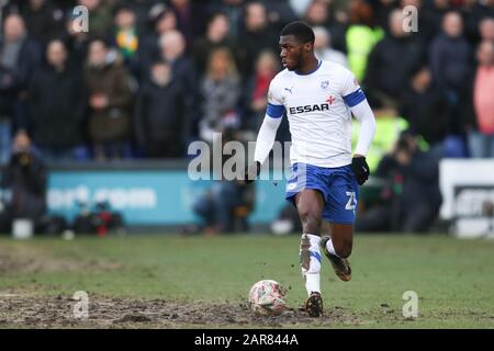 Birkenhead, Großbritannien. Januar 2020. Corey Blackett-Taylor von Tranmere Rovers dribbeln mit dem Ball während des Vierten Runden Matches des FA Cup zwischen Tranmere Rovers und Manchester United im Prenton Park am 26. Januar 2020 in Birkenhead, England. (Foto von Richard Ault/phcimages.com) Credit: PHC Images/Alamy Live News Stockfoto