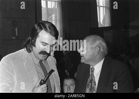 PvdA-Parteitag in Utrechter, um die Parteivorsitzenden Van der Louw und den Uyl (rechts) zu wählen Datum: 16. September 1972 Ort: Utrechter Schlüsselwörter: Parteiräte persönlicher Name: Uyl, Joop den Stockfoto