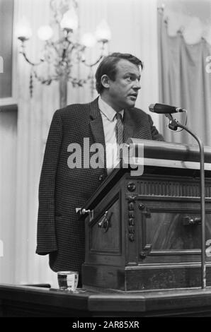 Radikale aus der KVP-Fraktion. Herr Kate. Van Mierlo (D66) sprach im niederländischen Parlament Datum: 27. Februar 1968 Ort: Den Haag, Zuid-Holland Schlüsselwörter: Debatten, Politiker Personenname: Mierlo, Hans van Institutioningsnaam: D66, Haus Stockfoto