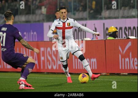 Antonio Barreca (genua) im Einsatz während ACF Fiorentina gegen Genua CFC, Firenze, Italien, 25. Januar 2020, Fußball-Spiel der italienischen Serie A Stockfoto