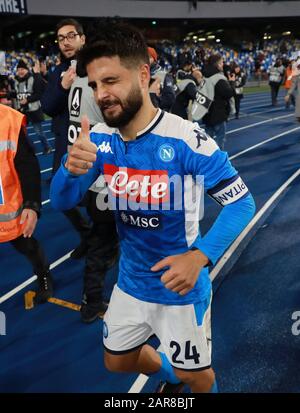 Januar 2020; Stadio San Paolo, Neapel, Kampanien, Italien; Serie-A-Fußball, Neapel gegen Juventus; Lorenzo Insigne feiert den 2:1-Sieg Stockfoto