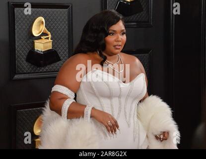 Los Angeles, USA. Januar 2020. Los Angeles, USA. Januar 2020. Lizzo kommt am Sonntag, 26. Januar 2020, zu den 62. Grammy Awards, die jährlich im Staples Center in Los Angeles vergeben werden. Foto von Jim Ruymen/UPI Credit: UPI/Alamy Live News Stockfoto