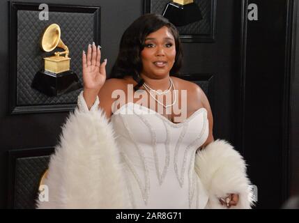 Los Angeles, USA. Januar 2020. Los Angeles, USA. Januar 2020. Lizzo kommt am Sonntag, 26. Januar 2020, zu den 62. Grammy Awards, die jährlich im Staples Center in Los Angeles vergeben werden. Foto von Jim Ruymen/UPI Credit: UPI/Alamy Live News Stockfoto
