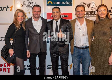 Ismail Özen-Otto (Promoter Universum Box-Promotion), Hamburg, Karl-Robin "Kalle" Sauerland (Promoter Team Sauerland), Nisse Sauerland (Box-Promoter), Stockfoto