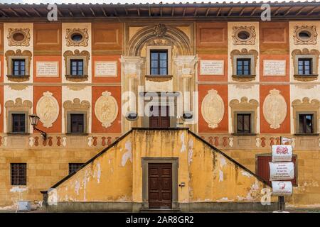 Der alte Palast in der Altstadt des toskanischen Dorfes San Miniato Stockfoto