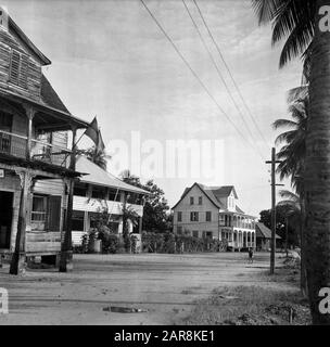 Reisen Sie nach Suriname und zur niederländischen Antillen Straße in Albina in Suriname Datum: 1947 Ort: Albina, Suriname Schlüsselwörter: Straßenbilder Stockfoto