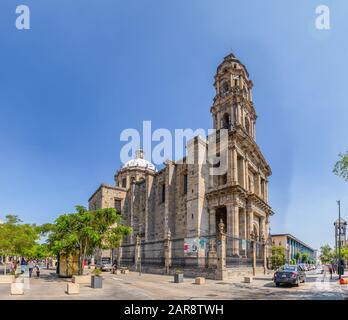 Guadalajara, Jalisco, Mexiko- 23. November 2019: Der alte Tempel im Kolonialstil San Jose De Garcia Stockfoto