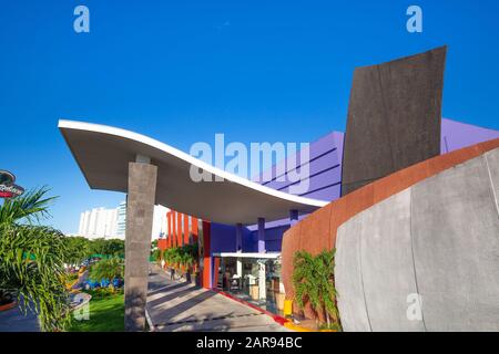 Cancun, Mexiko - 20. Dezember 2019: Dubai Palace Casino in Cancun Centro in einer Gegend in der Nähe des Einkaufszentrums und einer Hotelzone Stockfoto