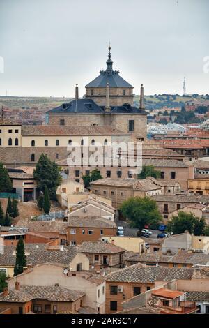 Toledo Stadt Rooftop View mit historischen Gebäuden in Spanien. Stockfoto