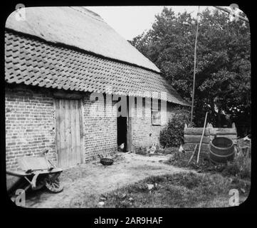 Alte landwirtschaftliche Gebäude, Wohnungen Datum: Undatierte Lage: Esbeek Schlüsselwörter: Alte landwirtschaftliche Gebäude, Wohnungen Stockfoto