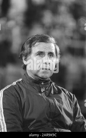 WM-Qualifikationsspiel Niederlande gegen Frankreich in Rotterdam 1-0, Michel Hidalgo Datum: 25. März 1981 Ort: Rotterdam, Süd-Holland Schlüsselwörter: Sport, Fußball Stockfoto