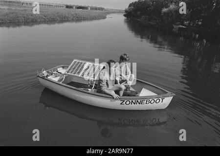 Sonnen- und Windspiele von Stichting Energie anders; Solarboot Datum: 17. Juli 1985 Stockfoto