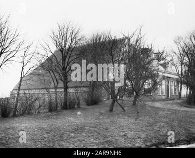 Alte landwirtschaftliche Gebäude, Wohnungen, friesischer Bauernhof Datum: Undatierte Schlüsselwörter: Alte landwirtschaftliche Gebäude, Wohnungen Personenname: Friesischer Hof Stockfoto