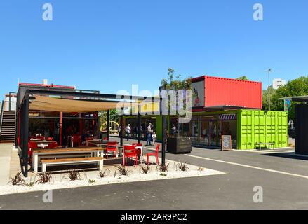 Christchurch, Neuseeland - 24. November 2014: 2014: Wiederanlauf-Containergeschäfte wurden in das westliche Ende der Cashel Street Mall verlegt. Stockfoto