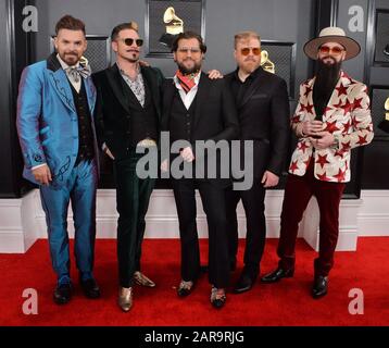 Los Angeles, CA, USA. Januar 2020. Rival Sons kommt zu den 62. Grammy Awards, die am Sonntag, 26. Januar 2020, im Staples Center in Los Angeles abgehalten werden. Foto von Jim Ruymen/UPI Credit: UPI/Alamy Live News Stockfoto