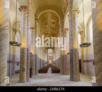 Kirchenschiff mit Deckenfresko um 1100, Abteikirche, Saint-Savin, Departement Vienne, Frankreich Stockfoto